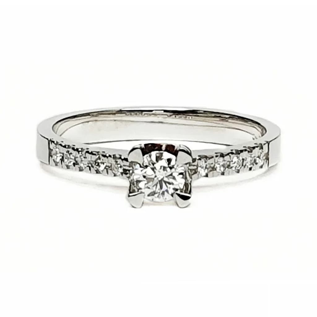 Пръстен с диаманти 0,28 карата от бяло злато 14 к.