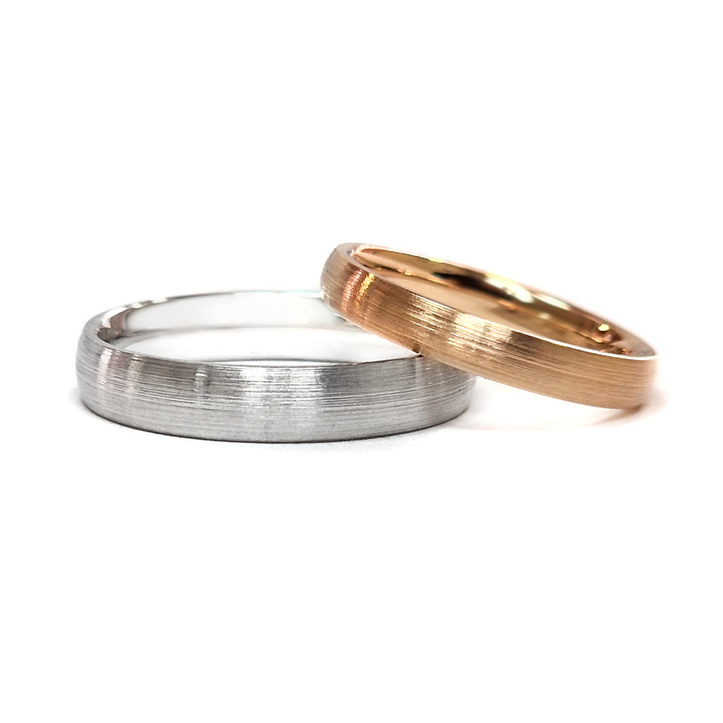 Komplekt Brachni Halki Ot Byalo I Rozovo Zlato 14 K Matirani