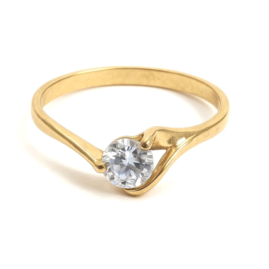 Елегантен златен пръстен с цирконий